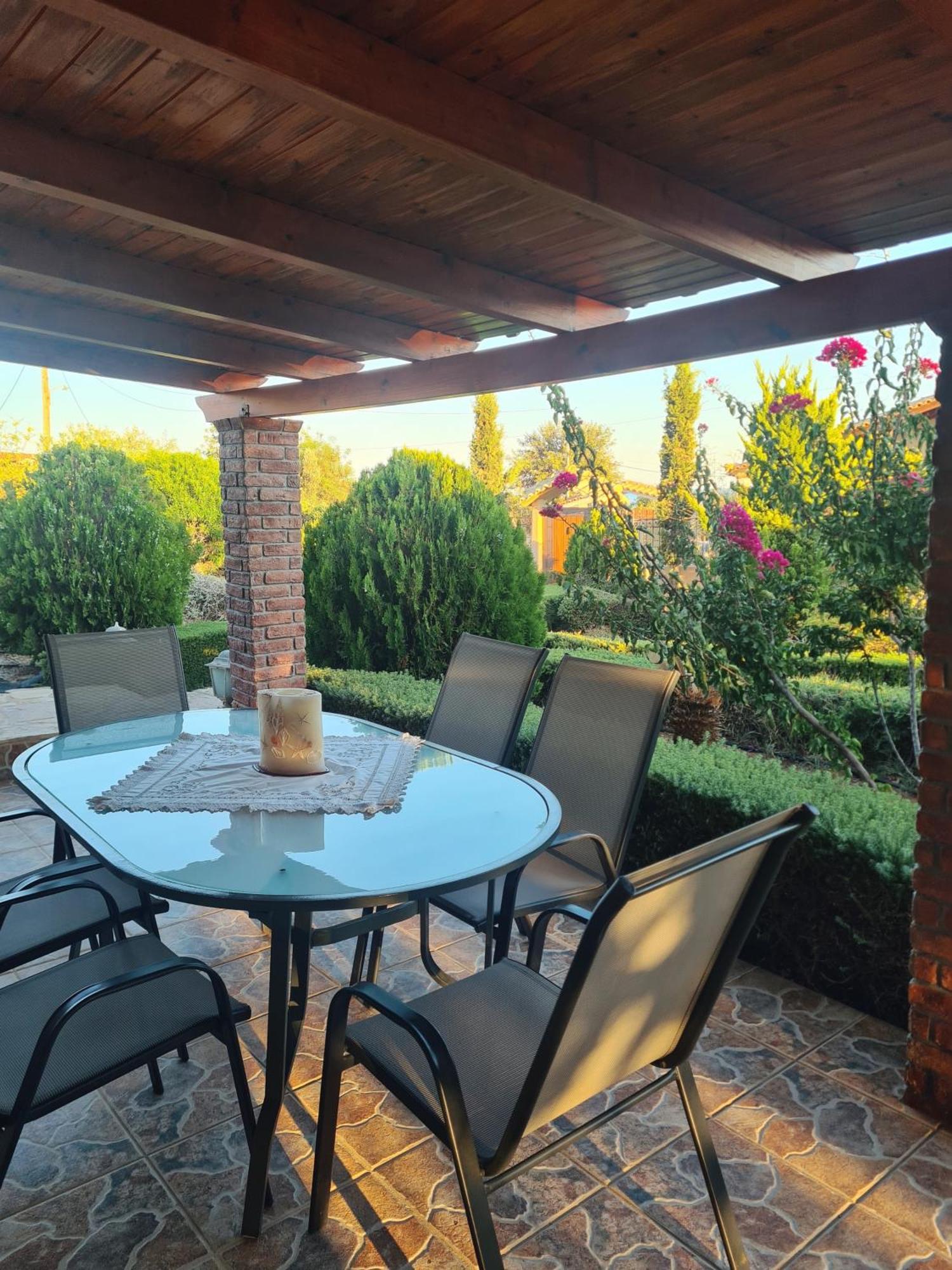 Guesthouse Petrothalassa Porto Heli Exterior foto